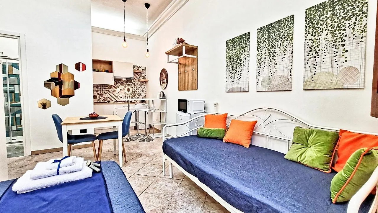 Zanzi 'S Apartments 阿沃拉 0*,  意大利